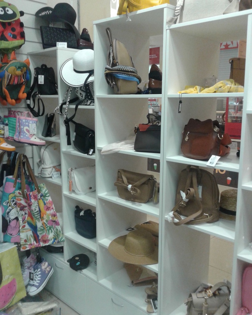 Стеллажи для товаров