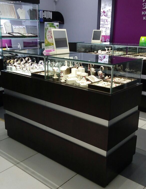 витрины для ювелирного магазина.jpeg